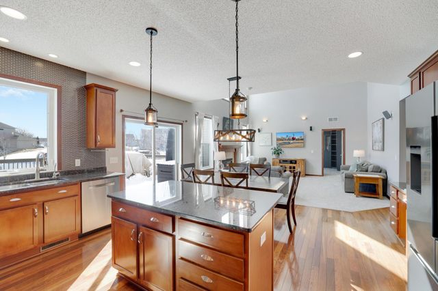 2105 Pembina Lane, Shakopee, MN 55379