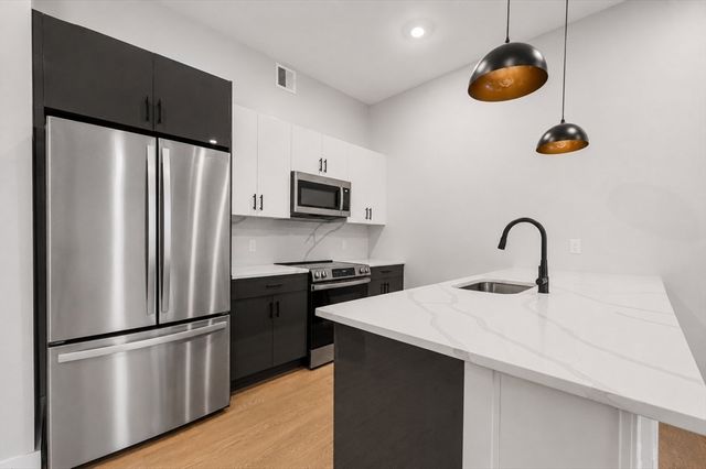 379 Somerville 3, Somerville, MA 02143