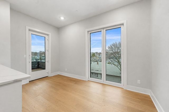 379 Somerville 3, Somerville, MA 02143