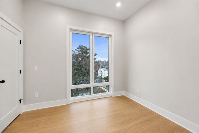 379 Somerville 3, Somerville, MA 02143