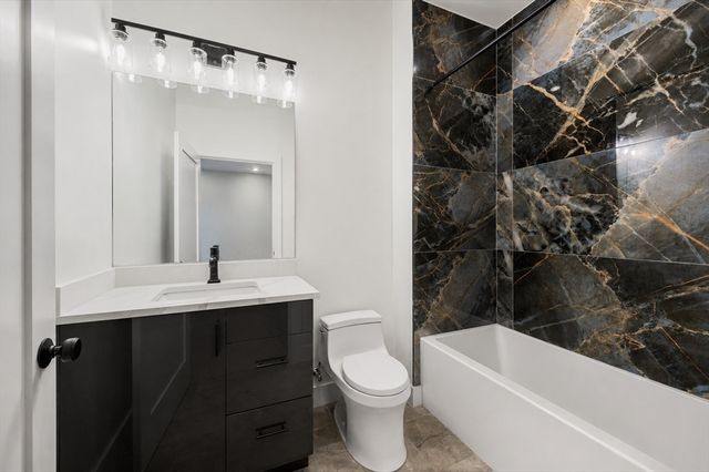 379 Somerville 3, Somerville, MA 02143