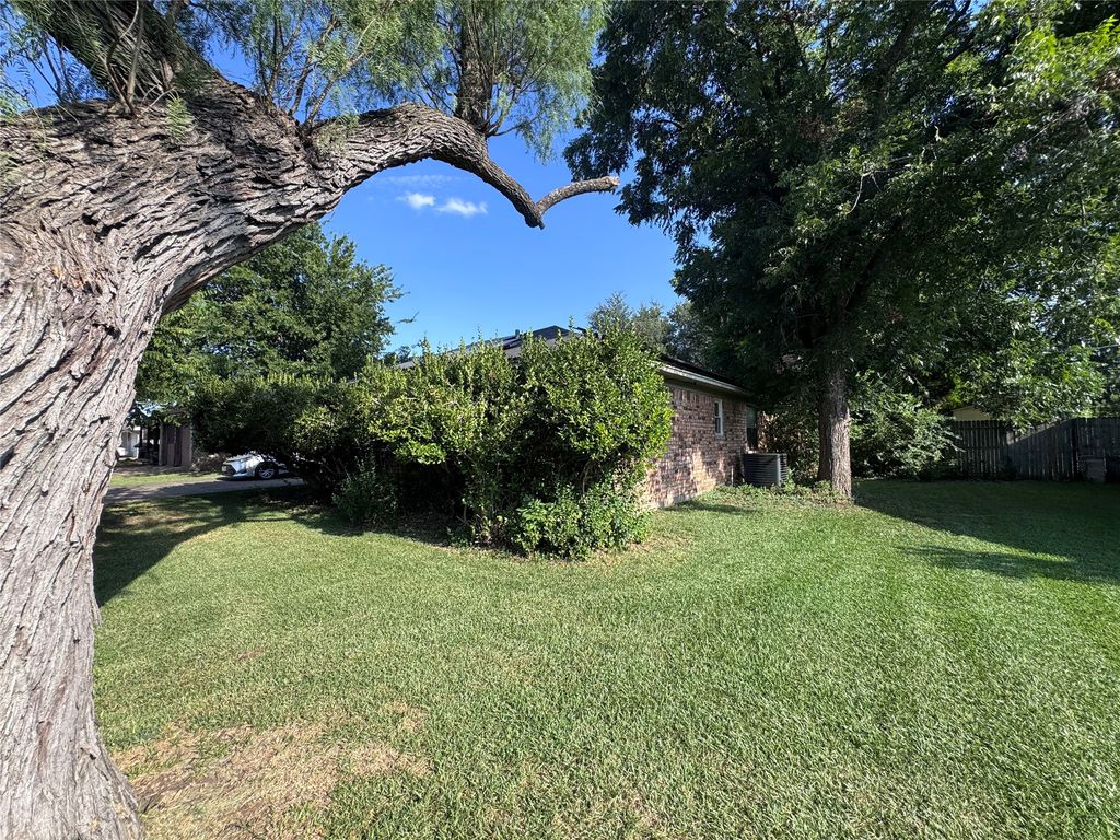 1328 Timbercreek Road, Benbrook, TX 76126 — exterior