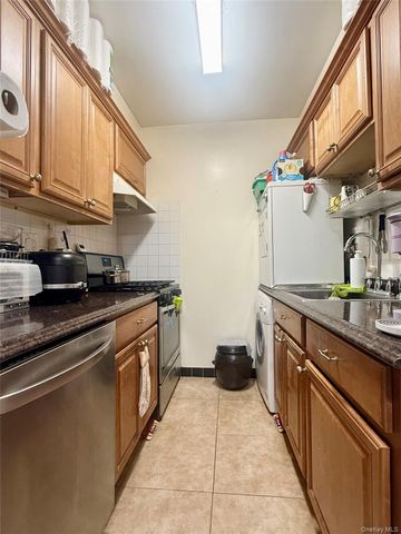 4260 157th Street 3D, Flushing, NY 11355