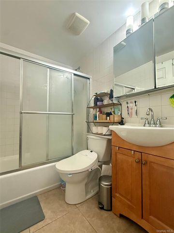 4260 157th Street 3D, Flushing, NY 11355