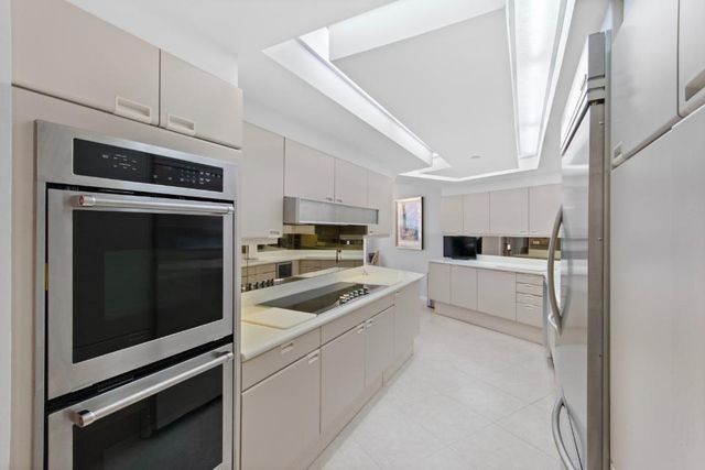 100 Lakeshore Drive 957, North Palm Beach, FL 33408