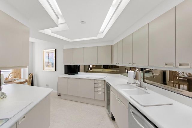 100 Lakeshore Drive 957, North Palm Beach, FL 33408