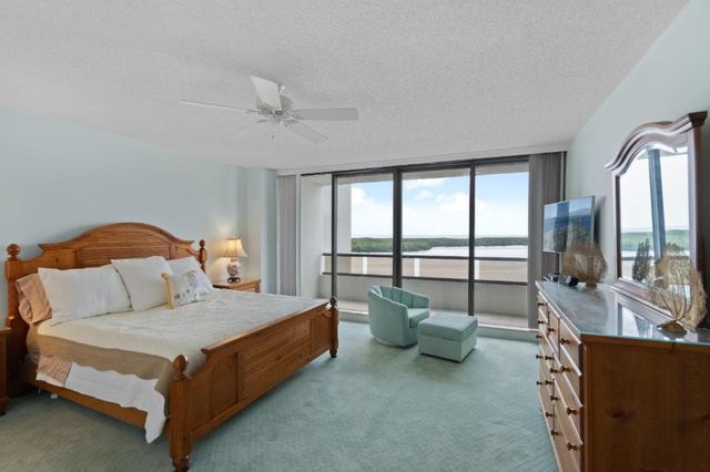 100 Lakeshore Drive 957, North Palm Beach, FL 33408