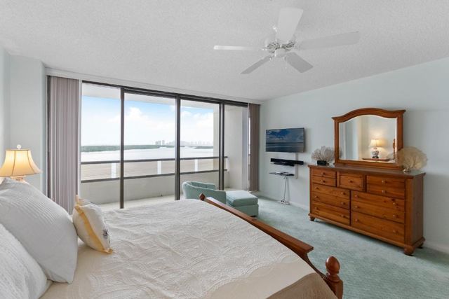 100 Lakeshore Drive 957, North Palm Beach, FL 33408