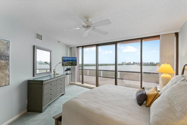 100 Lakeshore Drive 957, North Palm Beach, FL 33408