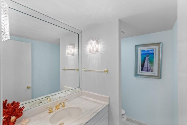 100 Lakeshore Drive 957, North Palm Beach, FL 33408