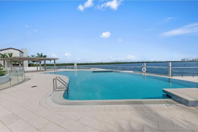 100 Lakeshore Drive 957, North Palm Beach, FL 33408