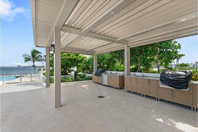 100 Lakeshore Drive 957, North Palm Beach, FL 33408