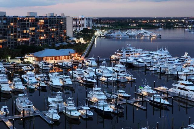 100 Lakeshore Drive 957, North Palm Beach, FL 33408