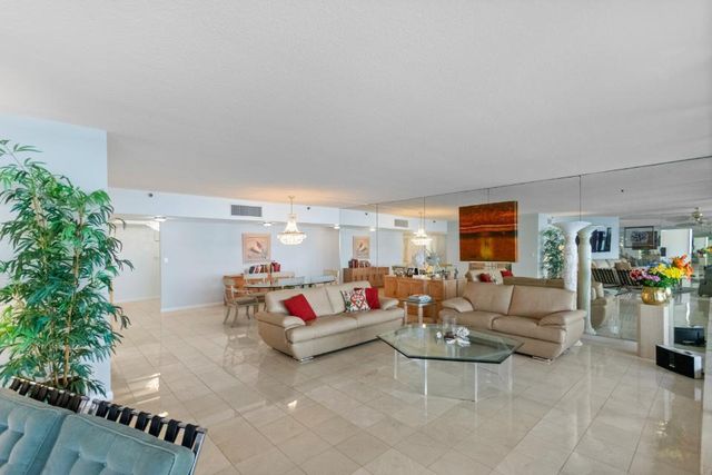 100 Lakeshore Drive 957, North Palm Beach, FL 33408