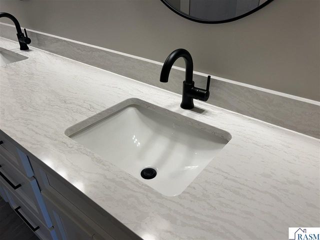 1046 Saba Boulevard, Mankato, MN 56001