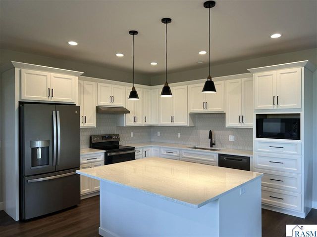 1046 Saba Boulevard, Mankato, MN 56001