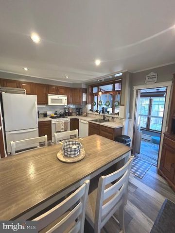 1804 HOFFNAGLE ST, Philadelphia, PA 19152