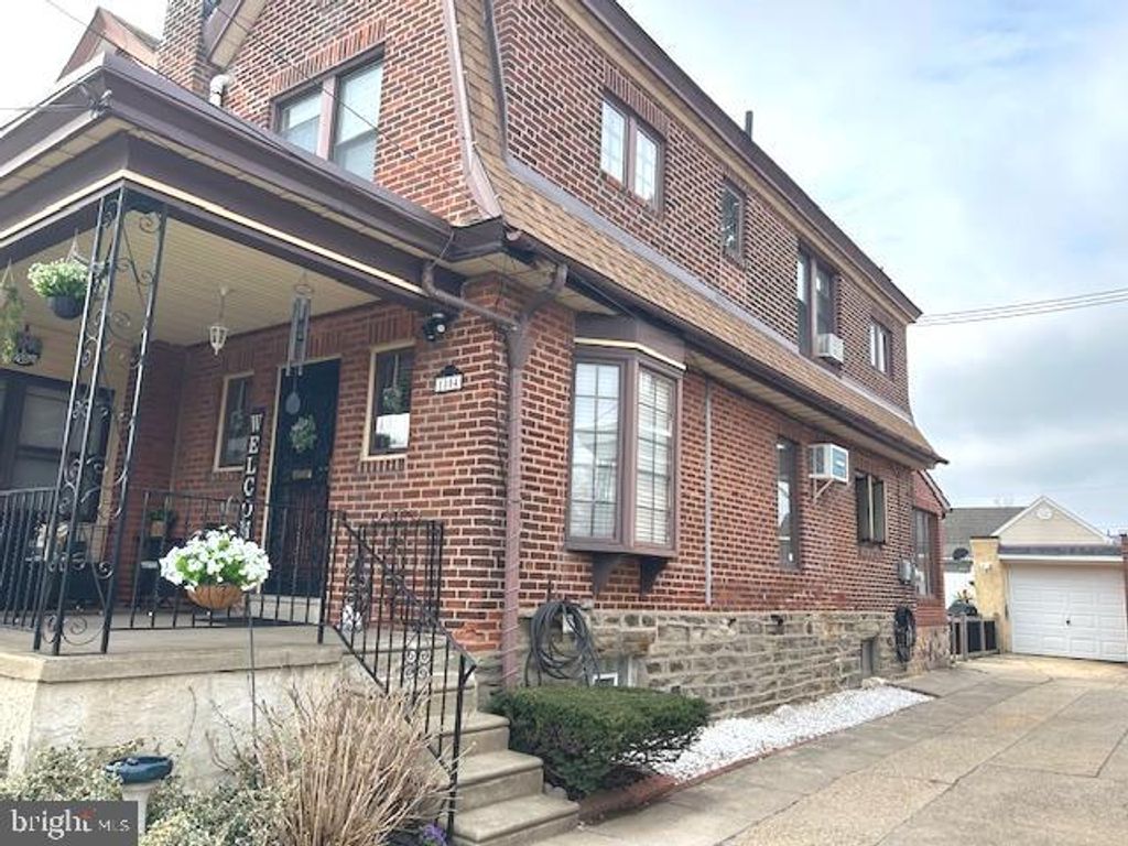 1804 HOFFNAGLE ST, Philadelphia, PA 19152