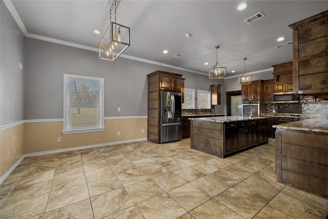 5796 HWY 271 Highway S, Pittsburg, TX 75686