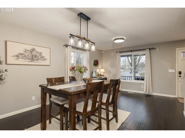 400 Sw 14TH Ct, Canby, OR 97013