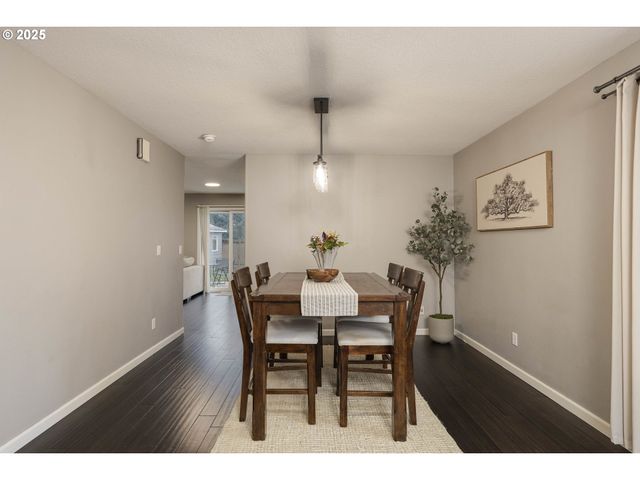 400 Sw 14TH Ct, Canby, OR 97013