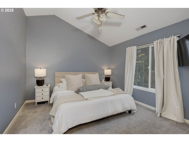 400 Sw 14TH Ct, Canby, OR 97013