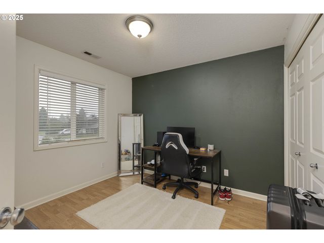 400 Sw 14TH Ct, Canby, OR 97013