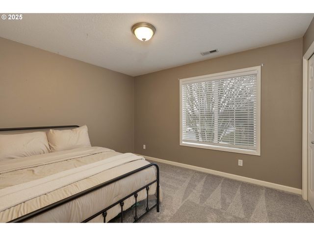 400 Sw 14TH Ct, Canby, OR 97013