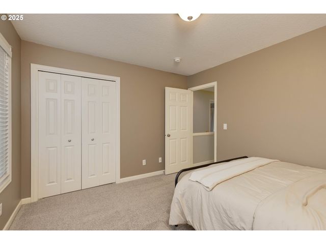 400 Sw 14TH Ct, Canby, OR 97013