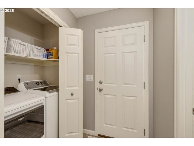 400 Sw 14TH Ct, Canby, OR 97013