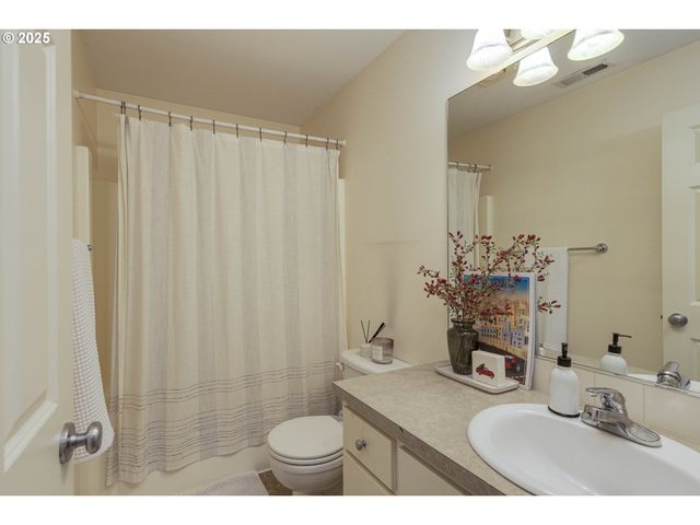 400 Sw 14TH Ct, Canby, OR 97013