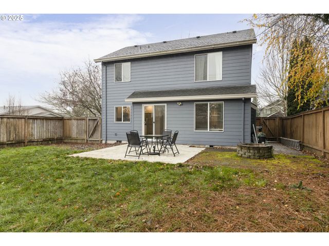 400 Sw 14TH Ct, Canby, OR 97013