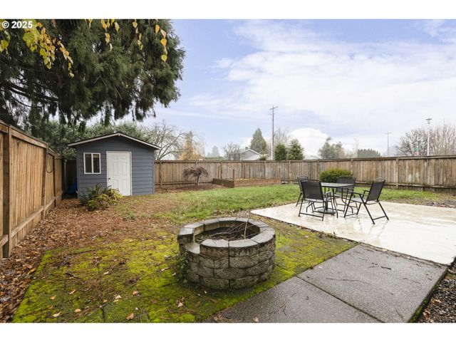 400 Sw 14TH Ct, Canby, OR 97013