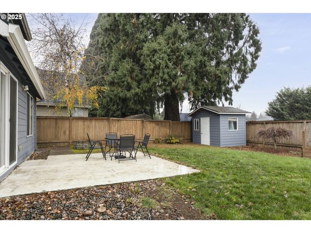400 Sw 14TH Ct, Canby, OR 97013
