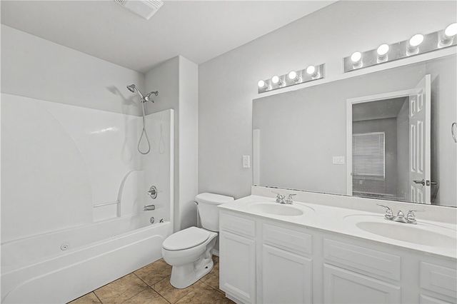 6608 Springwood Street, Bentonville, AR 72713