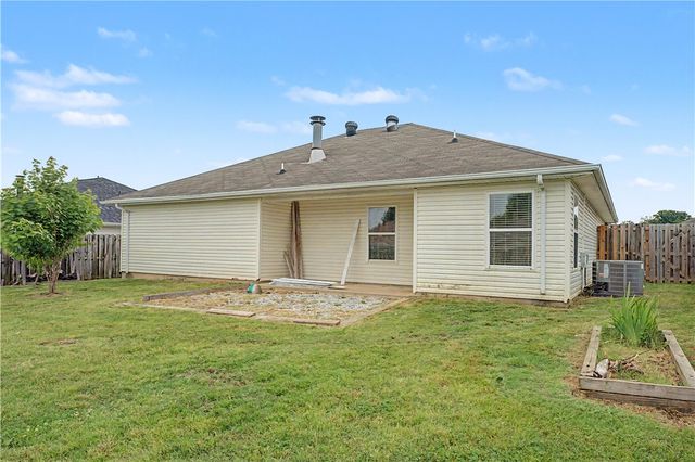 6608 Springwood Street, Bentonville, AR 72713