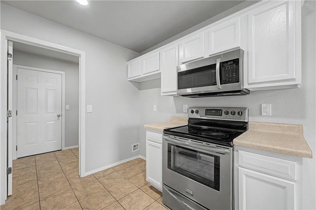 6608 Springwood Street, Bentonville, AR 72713