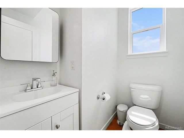 8711 E Hampden Ave 5, Denver, CO 80231