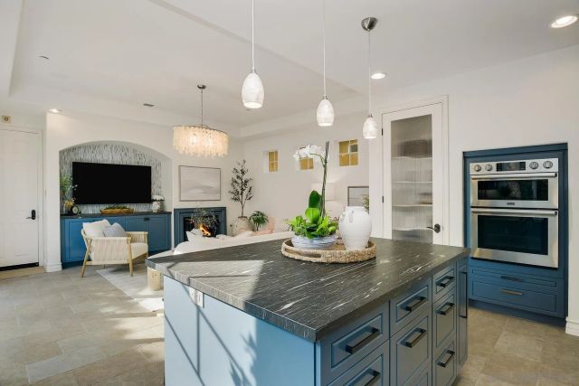 409 N Cedros Ave, Solana Beach, CA 92075