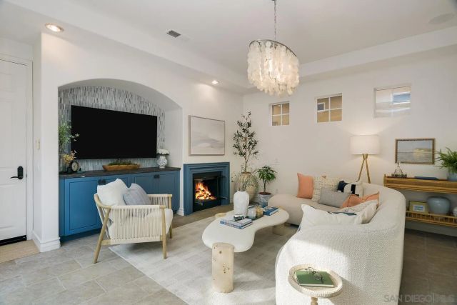 409 N Cedros Ave, Solana Beach, CA 92075