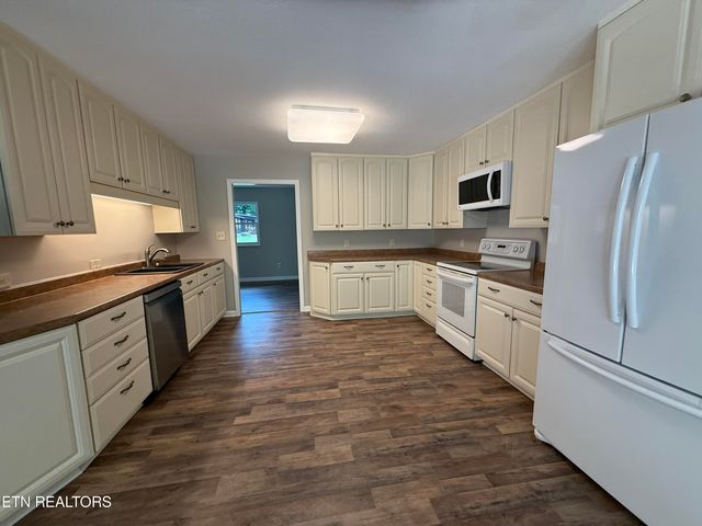 634 Crestview Court, Seymour, TN 37865