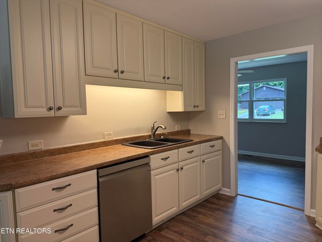 634 Crestview Court, Seymour, TN 37865