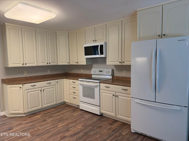 634 Crestview Court, Seymour, TN 37865