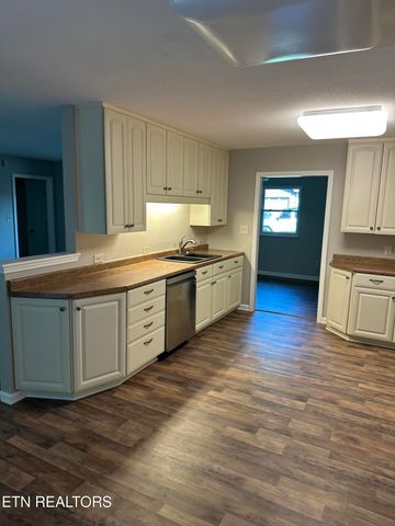 634 Crestview Court, Seymour, TN 37865