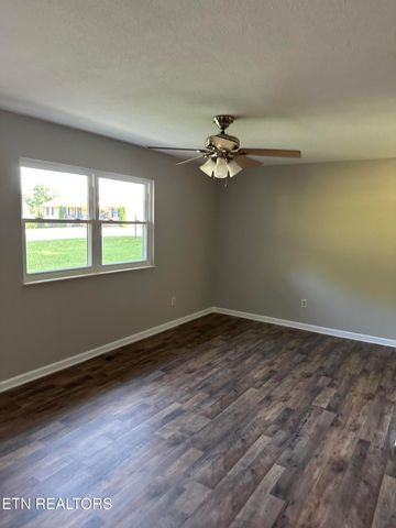 634 Crestview Court, Seymour, TN 37865