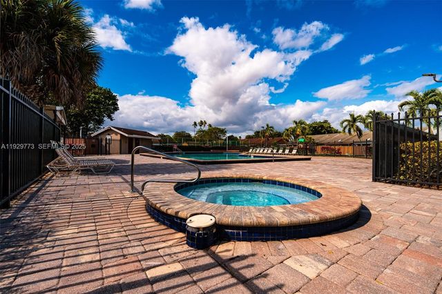 6725 NW 192nd Ln 0, Hialeah, FL 33015