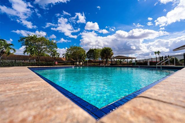 6725 NW 192nd Ln 0, Hialeah, FL 33015