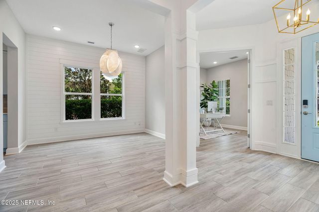 695 PALM CREST Drive, Ponte Vedra, FL 32081