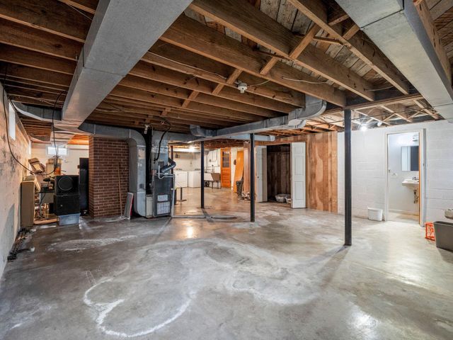 1025 Fisher AVE, Salem, VA 24153