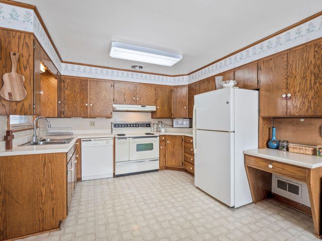 1025 Fisher AVE, Salem, VA 24153